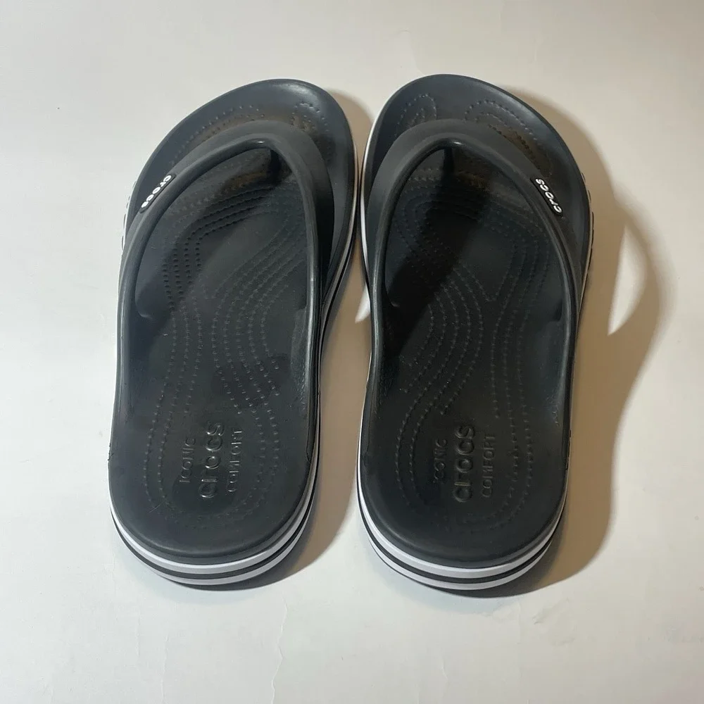 Crocs Thong Sandals Lightweight Comfort Black / white SZ Men's 10 Women's 12 New